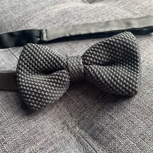 BDG BOW TIE.